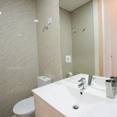 Turista Da Trindade B&B 포르투