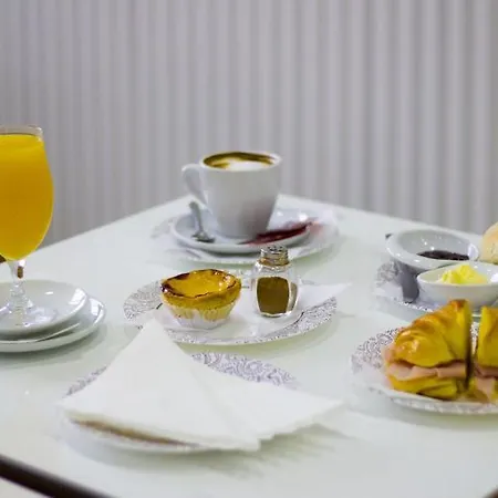 Turista Da Trindade B&B 포르투